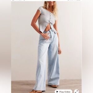 We The Free CRVY Gia light denim jeans extra wide leg size 31 NWOT